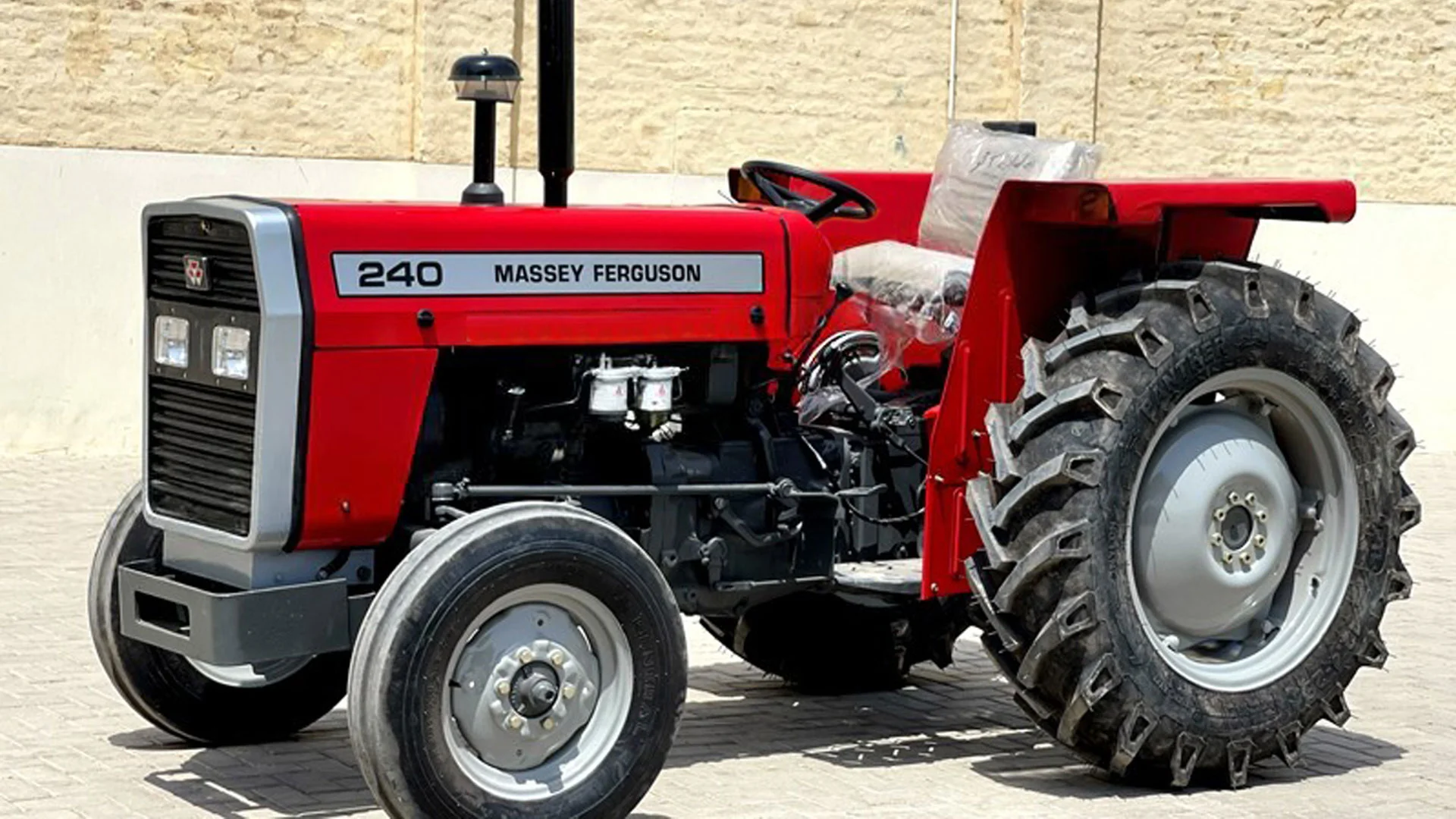 Massey Ferguson 385
