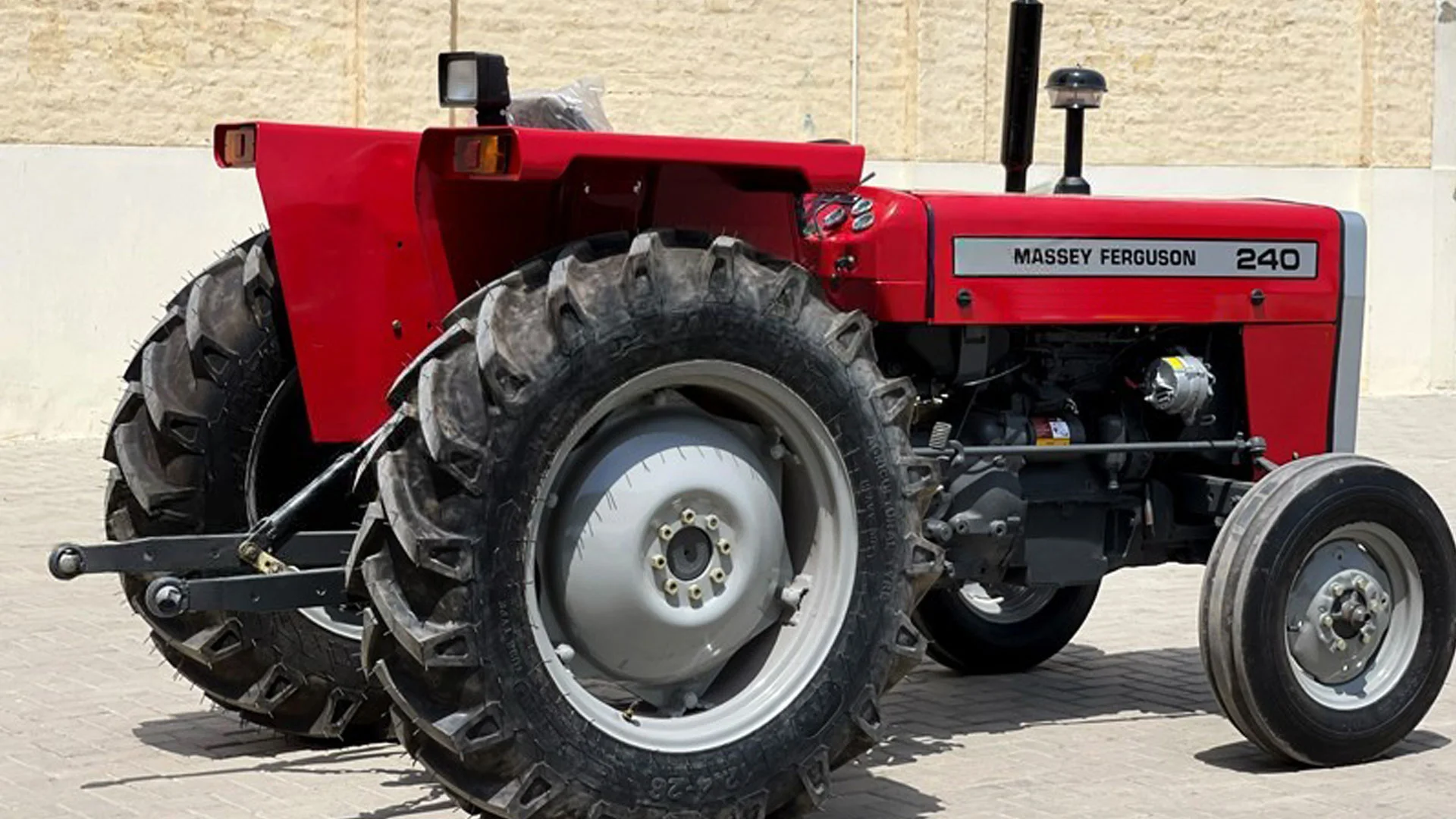 Massey Ferguson 385