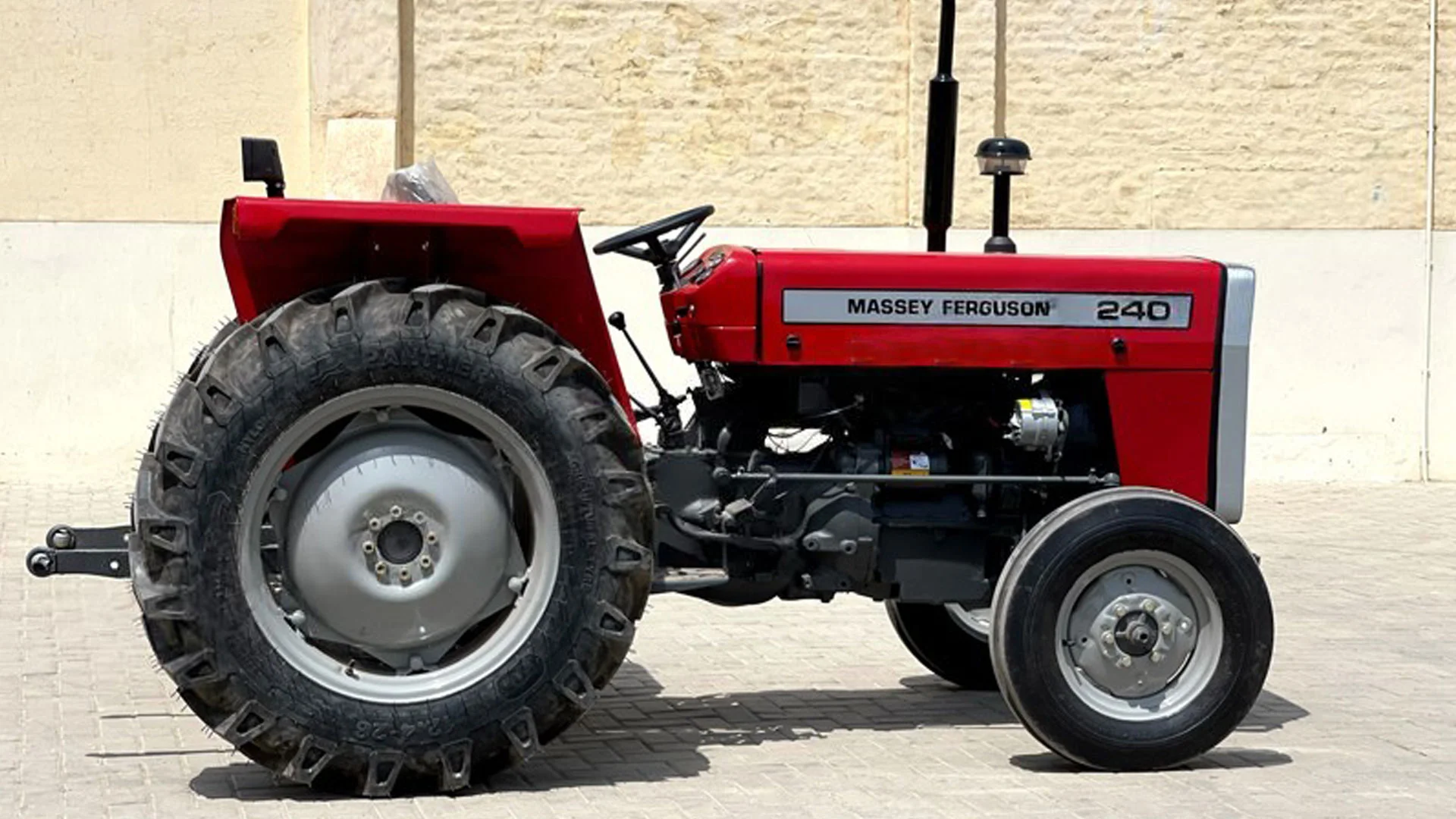 Massey Ferguson 385