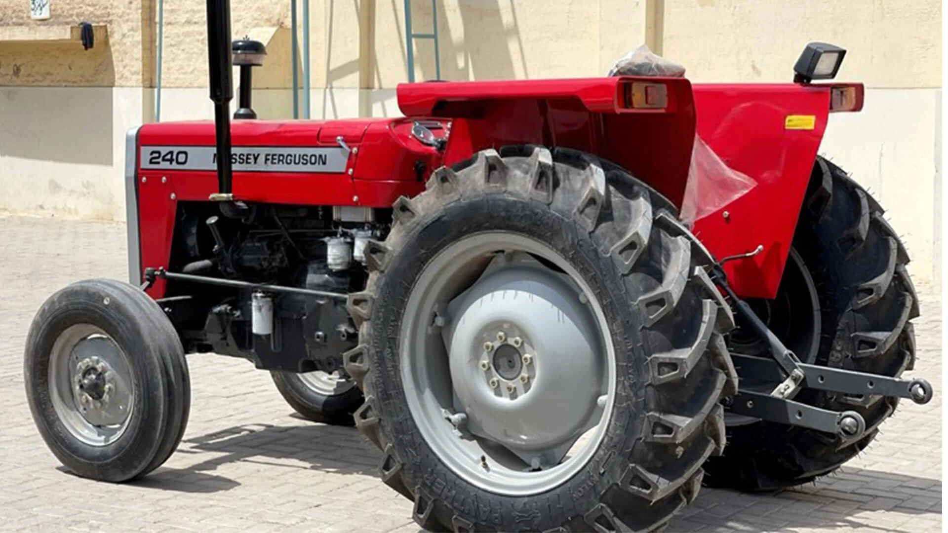 Massey Ferguson 385